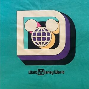 Walt Disney World Graphic Crew Neck Small